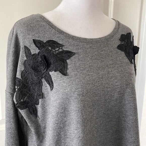 LC Lauren Conrad large top gray black lace floral long sleeves - Picture 2 of 12